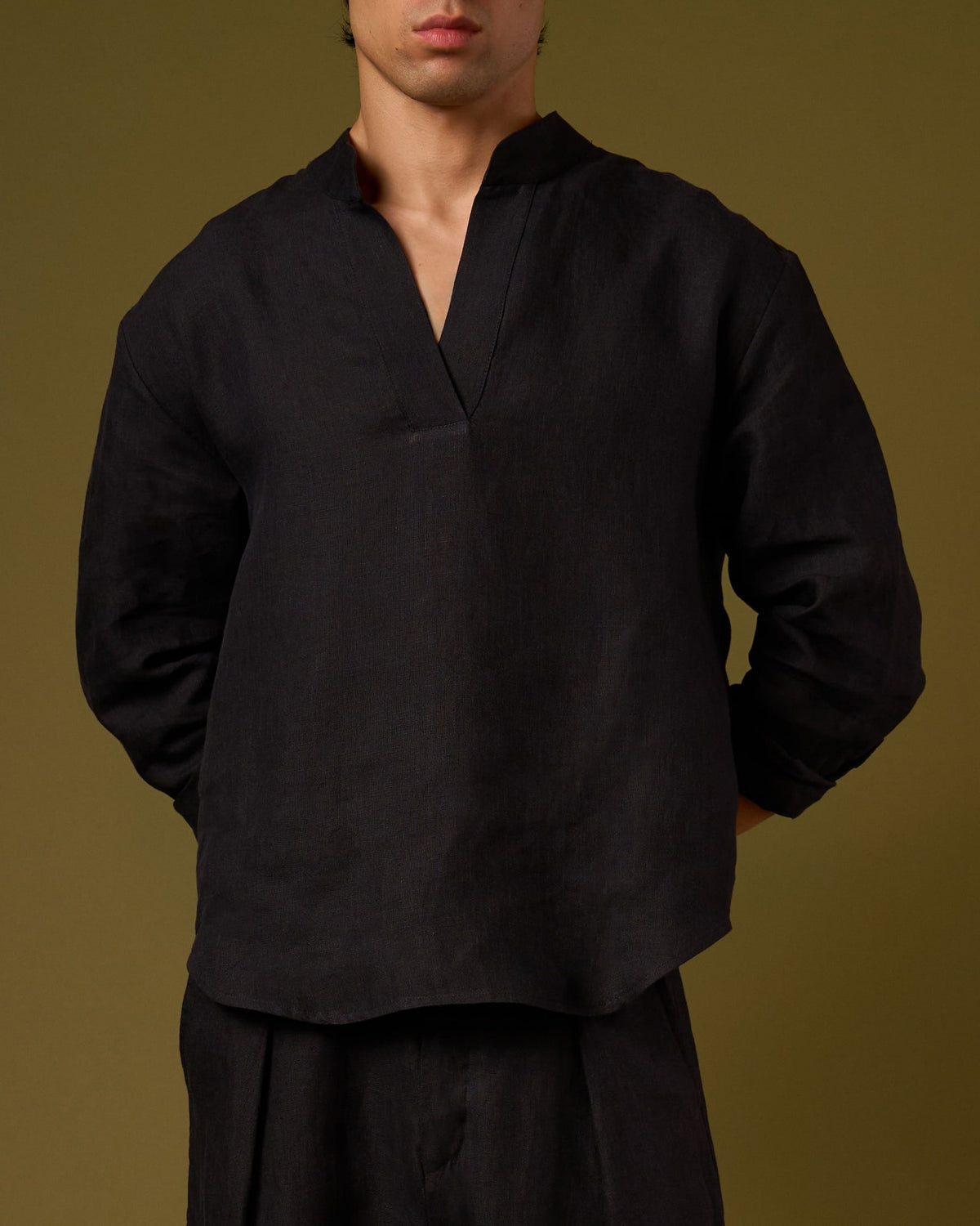 LINEN V-NECK SHIRT