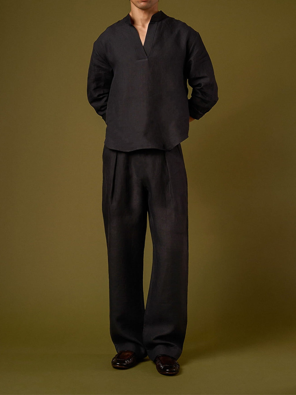 LINEN V-NECK SHIRT