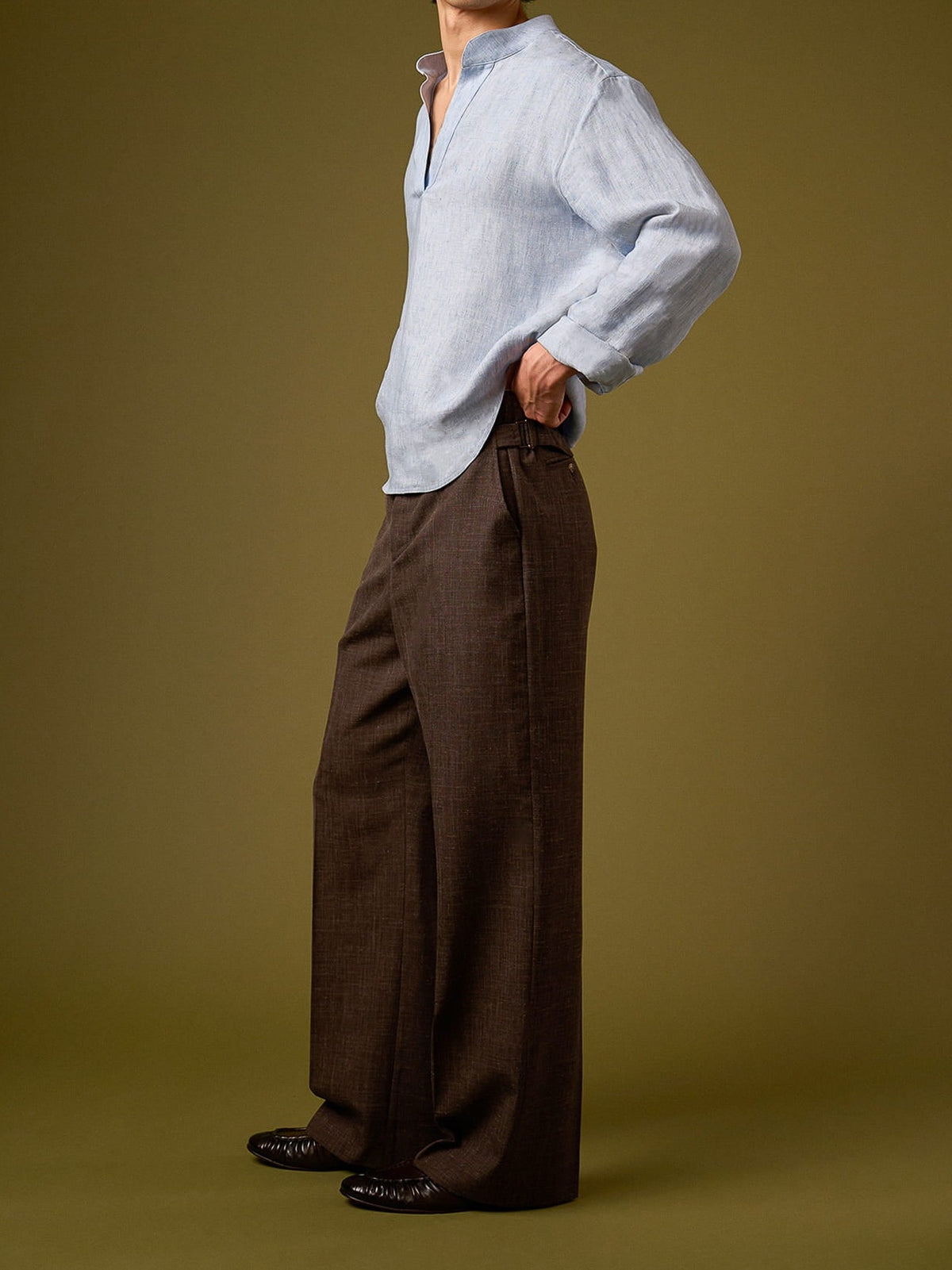 LINEN V-NECK SHIRT