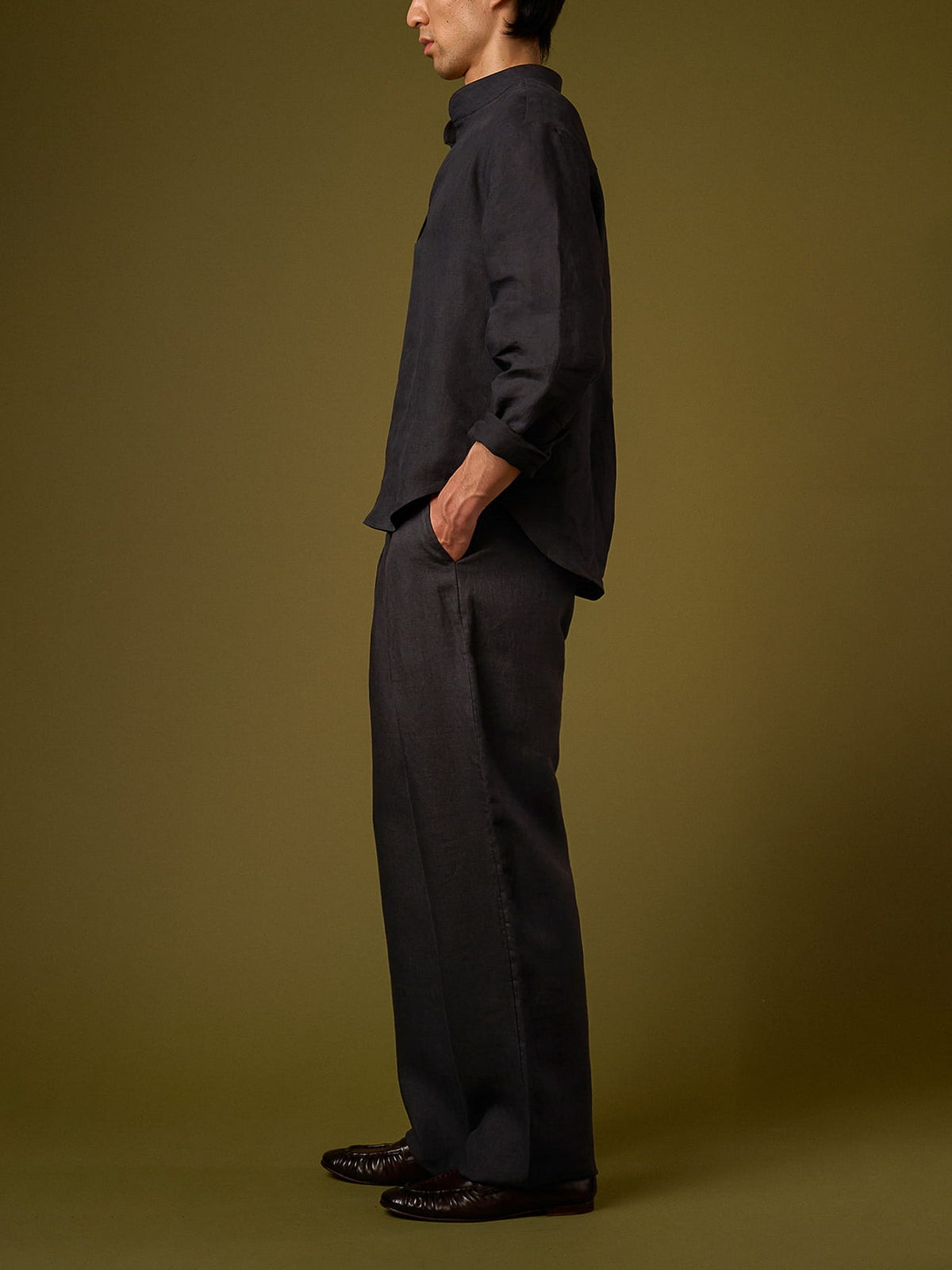 LINEN V-NECK SHIRT