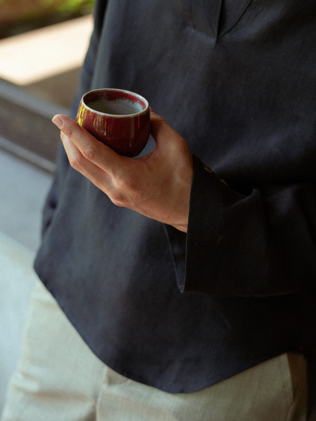 LINEN V-NECK SHIRT