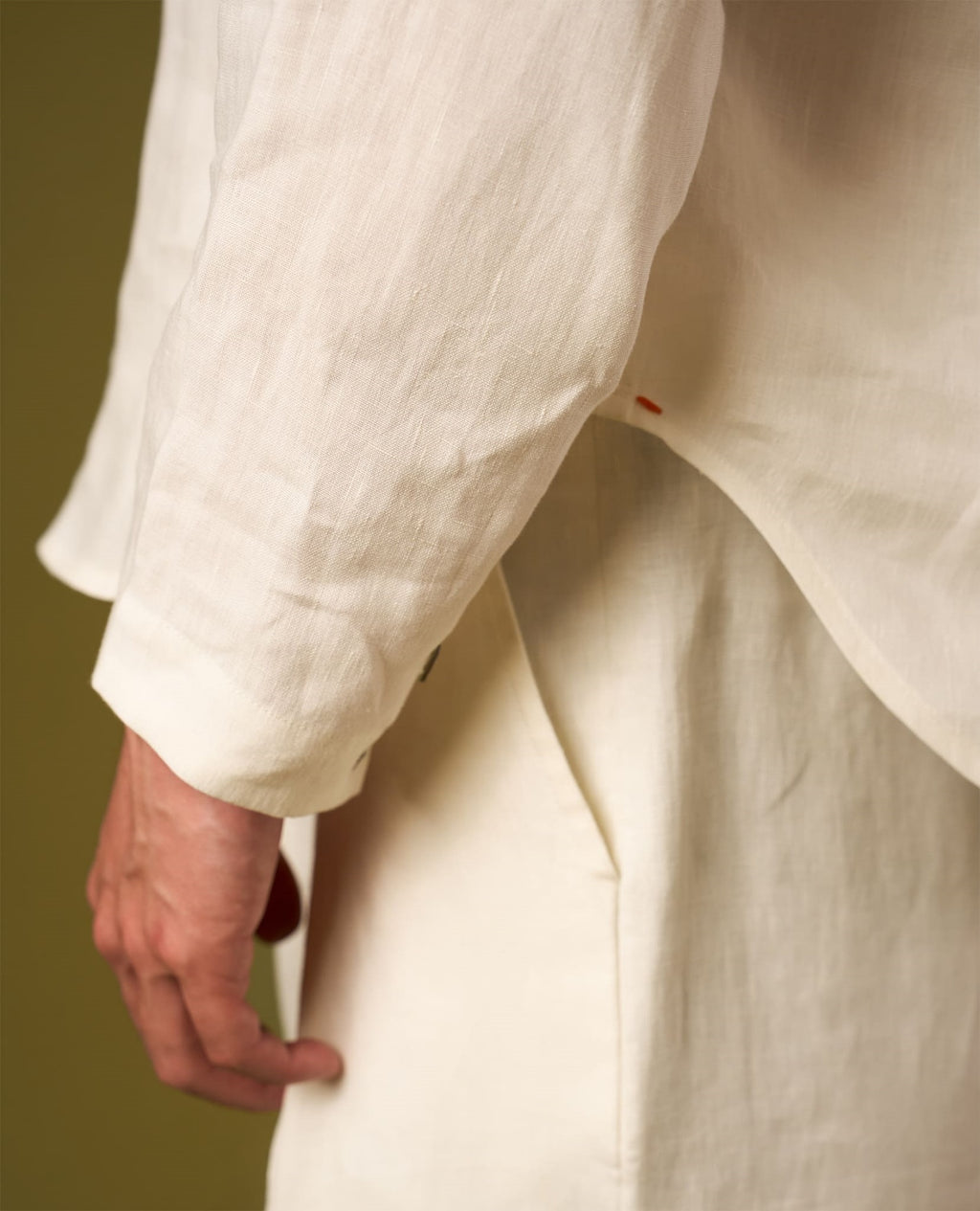 LINEN V-NECK SHIRT